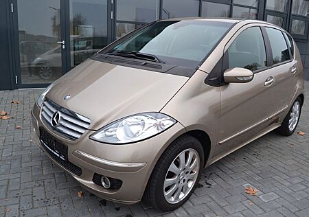 Mercedes-Benz A 200 Elegance Klimaautom Alu +WR Hu 04.2026