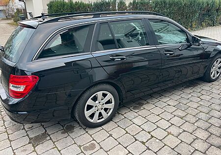 Mercedes-Benz C 180 T BlueEFFICIENCY -