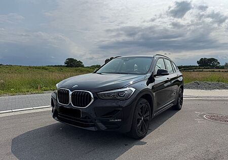 BMW X1 xDrive18d- Panorama / HUD / Anhängerkupplung