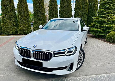 BMW 530d xDrive A - LASER - Head Up - DAB - 210 KW