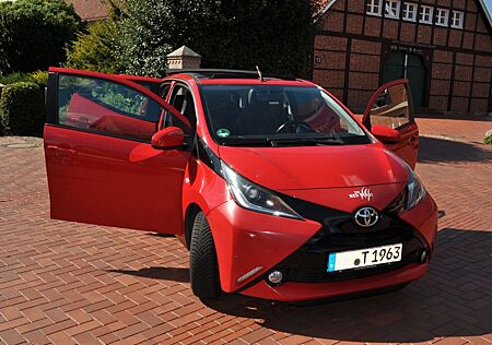 Toyota Aygo (X) Aygo (X) 1,0-l-VVT-i x-wave