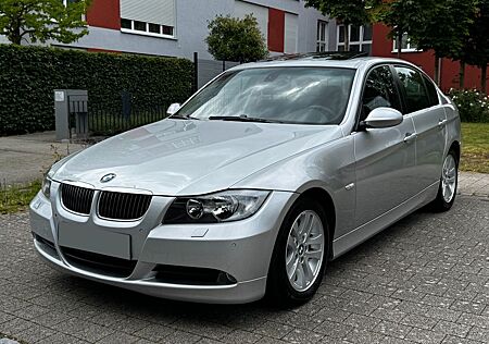 BMW 325i 1.Hand|Autom.|-Scheckh.|TÜV&Service neu