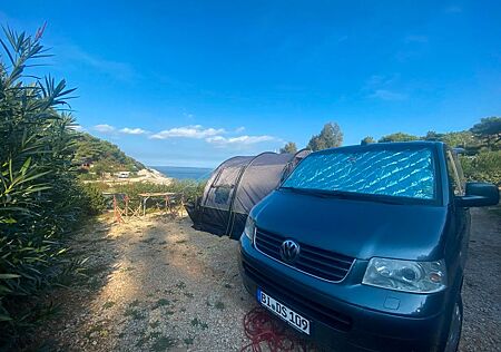 VW T5 Multivan Volkswagen Highline, inklusive Campingzubehör
