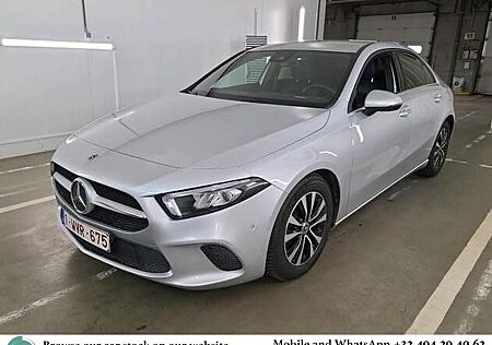 Mercedes-Benz A 180 d Aut. Widescreen LED-Xenon Navi 1/2 Spor