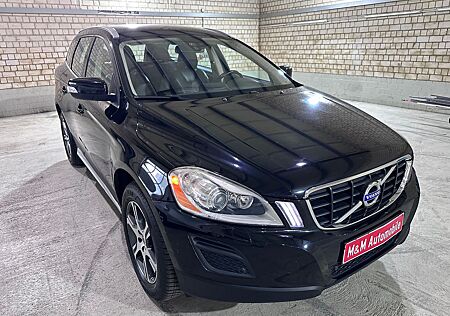 Volvo XC 60 Summum AWD Leder 1. Hand AHK Bi-Xen Temp
