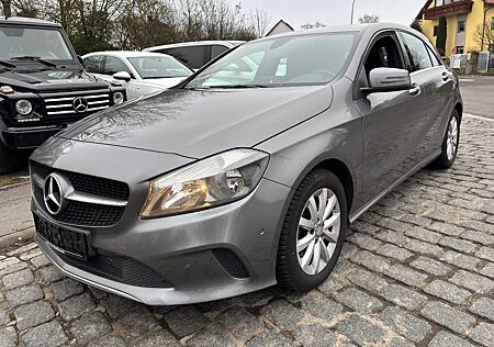 Mercedes-Benz A 180 Style Automatik Navi Sitzheizung