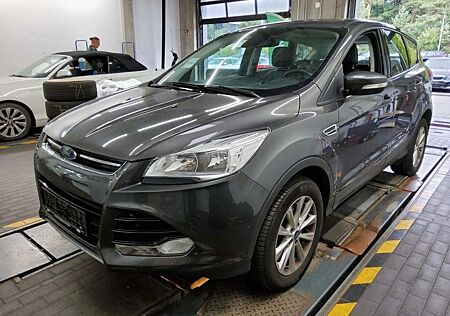 Ford Kuga Titanium **PANO/LEDER**