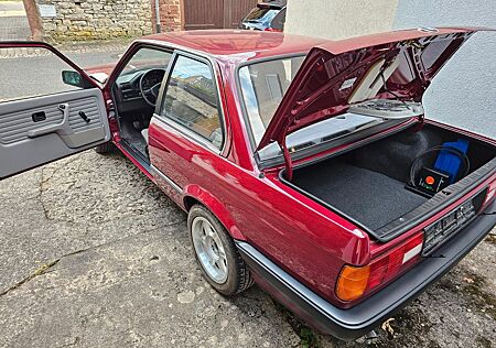 BMW 316i E30