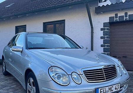 Mercedes-Benz E 240 AVANTGARDE