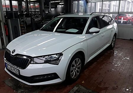 Skoda Superb Active 2.0 TDI /TEMPO/VIRTUAL/AHK/