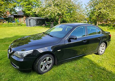 BMW 523i -
