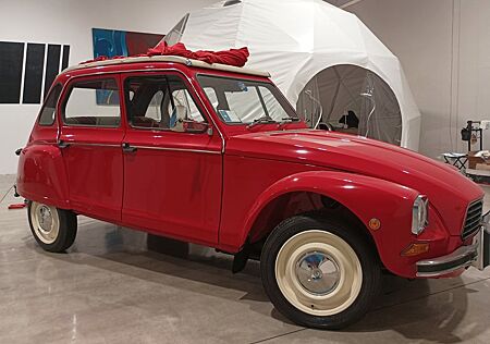 Citroën 2 CV DYANE 6 completely restored