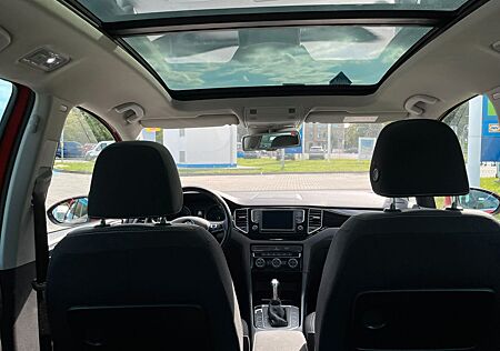 VW Golf Sportsvan Volkswagen 2.0 TDI DSG Highline Pano Standhe