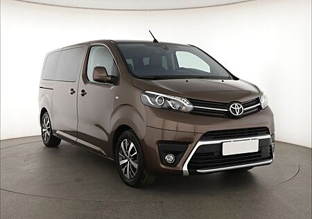 Toyota Pro Ace ProAce Verso