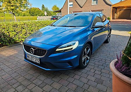 Volvo V40 D4 R-Design - Automatik, LED-Scheinwerfer