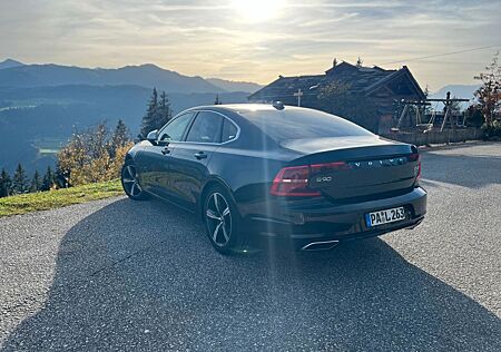 Volvo S90 D4 R-Design