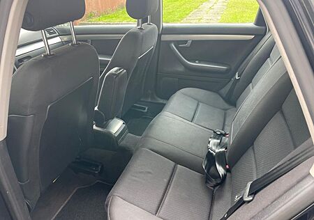 Audi A4 1.6 -