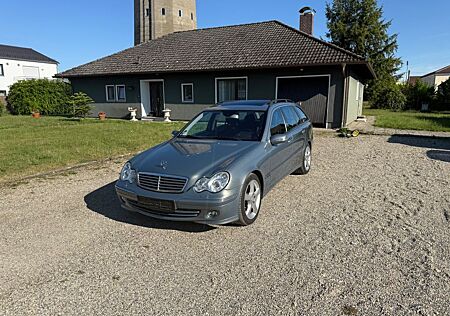 Mercedes-Benz C 240 T AVANTGARDE