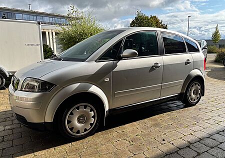 Audi A2 1.4 Zahnriemen neu, 8-fach bereift