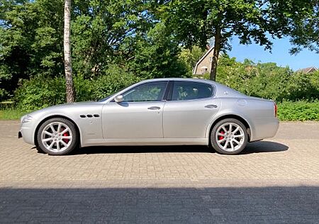 Maserati Quattroporte 4.2L Sport GT