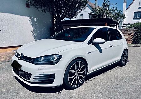 VW Golf Volkswagen 2.0 GTD