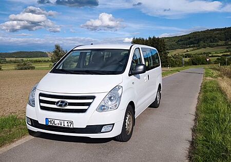 Hyundai H-1 Starex