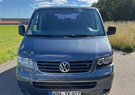 VW T5 Caravelle Volkswagen T5 2,5 TDI 4 Motion / TÜV Neu / AHK / Standh.