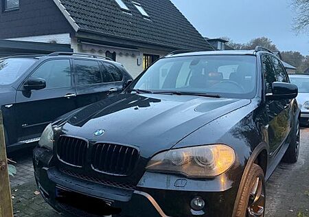 BMW X5 4.8i -