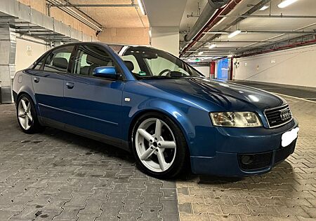 Audi A4 1.8 T quattro S-LINE KLIMAA~NAVI~SPORTSITZ~