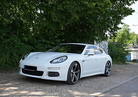 Porsche Panamera 4S S