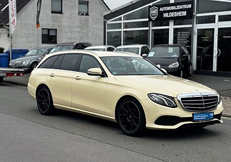 Mercedes-Benz E 200 E T-Modell d Das Auto Hat Taxameter