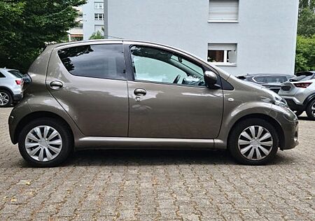 Toyota Aygo (X) Aygo Cool 1.0 Multi-Mode (Bronze/Braun)