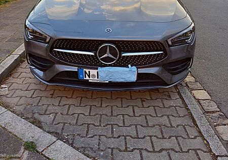 Mercedes-Benz CLA 200 Shooting Brake AMG