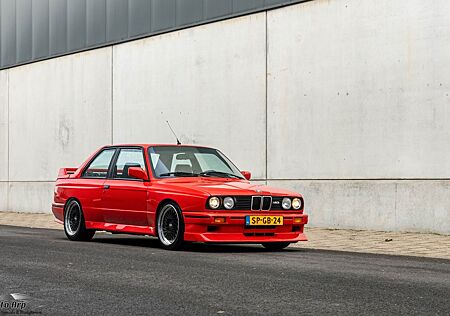 BMW M3 gebraucht kaufen BMW M3 E30 Johnny Cecotto 183/505 Misano Rot