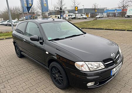 Nissan Almera Sport 1.5I Sport TÜV01/26 Allwetterreifen