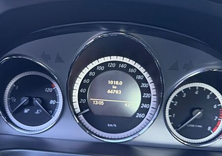 Mercedes-Benz C 180 -