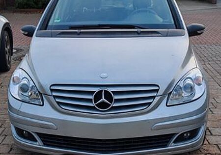 Mercedes-Benz B 200 -AHK-Tüv-LPG