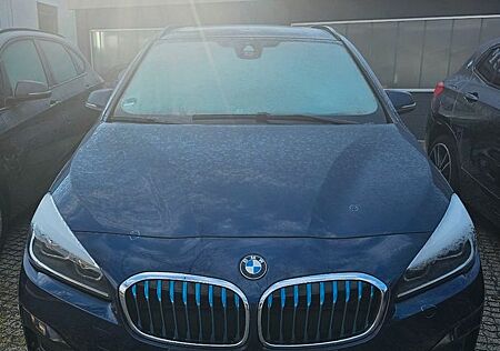 BMW 2er 225 Active Tourer 225xe iPerformance PANO, LED