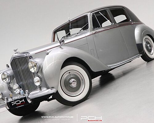 Bentley Type R Saloon