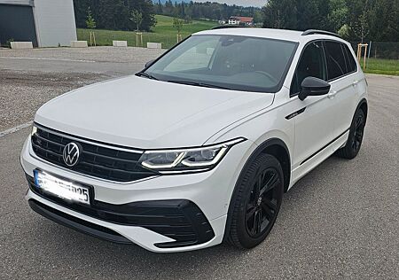 VW Tiguan Volkswagen 2.0 TDI SCR 147kW DSG 4MOTION R-Line ...