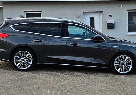 Ford Focus 2.0 Vignale Turnier Leder Head-Up Winter