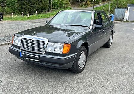 Mercedes-Benz E 300 4 matic