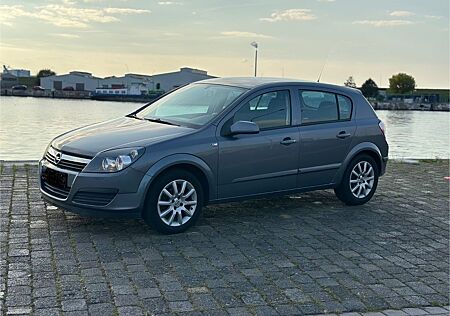 Opel Astra 1.6 Twinport 77kW -