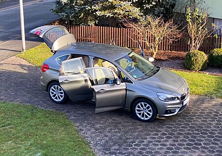 BMW 218i Active Tourer Luxury Line * 1. Hand *