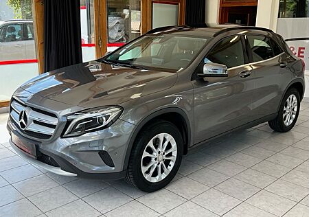 Mercedes-Benz GLA 250 4Matic PANO|R-CAM|BI-XENON|1. HAND|KLIMA