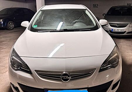 Opel Astra GTC 1.4 Turbo 103kW -