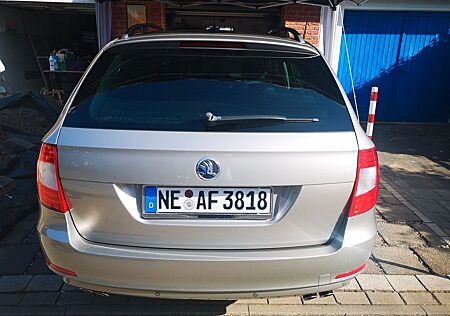 Skoda Superb 3.6 V6 DSG 4x4 Elegance Combi Elegance