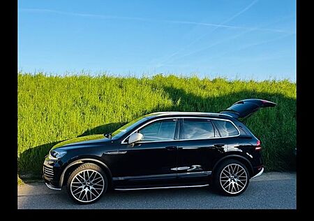 VW Touareg Volkswagen 3.0 V6 TDI SCR 150kW Tiptr Exclusive...