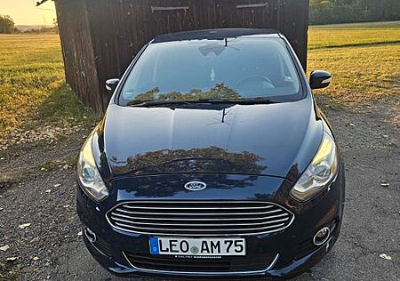 Ford S-Max 2,0 TDCi 132kW Titanium Titanium