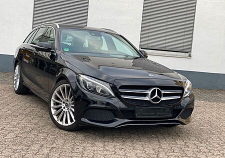 Mercedes-Benz C 250 T AVANTGARDE Autom. *19Zoll/Leder/Navi/LED